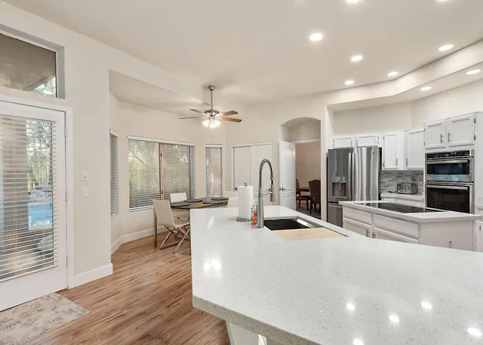 White House Villa *