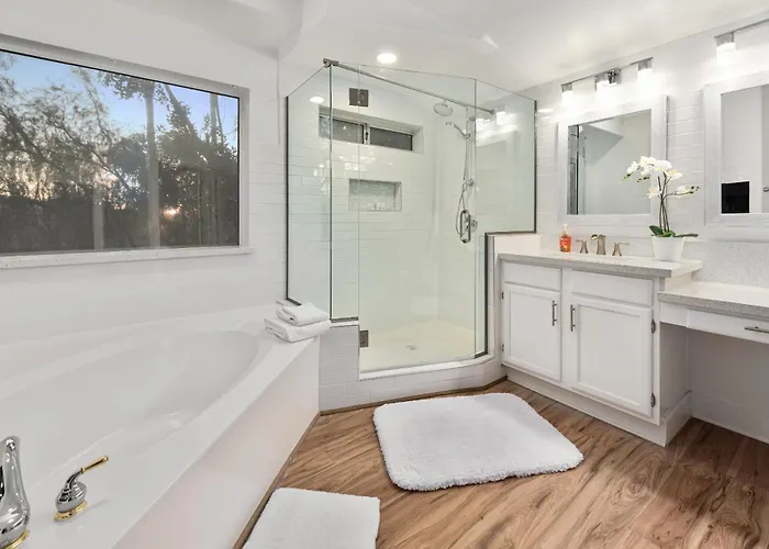 Villa White House